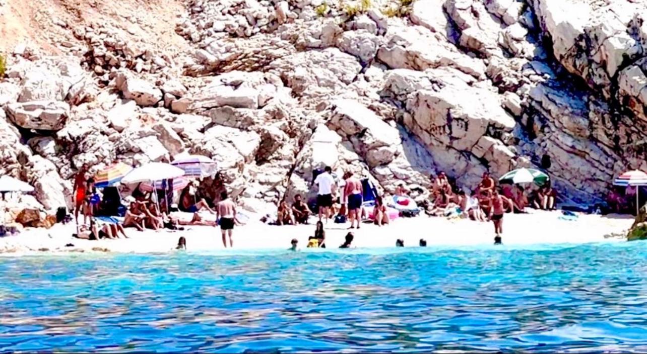Jardin Miraculeux Hotell Himare Eksteriør bilde