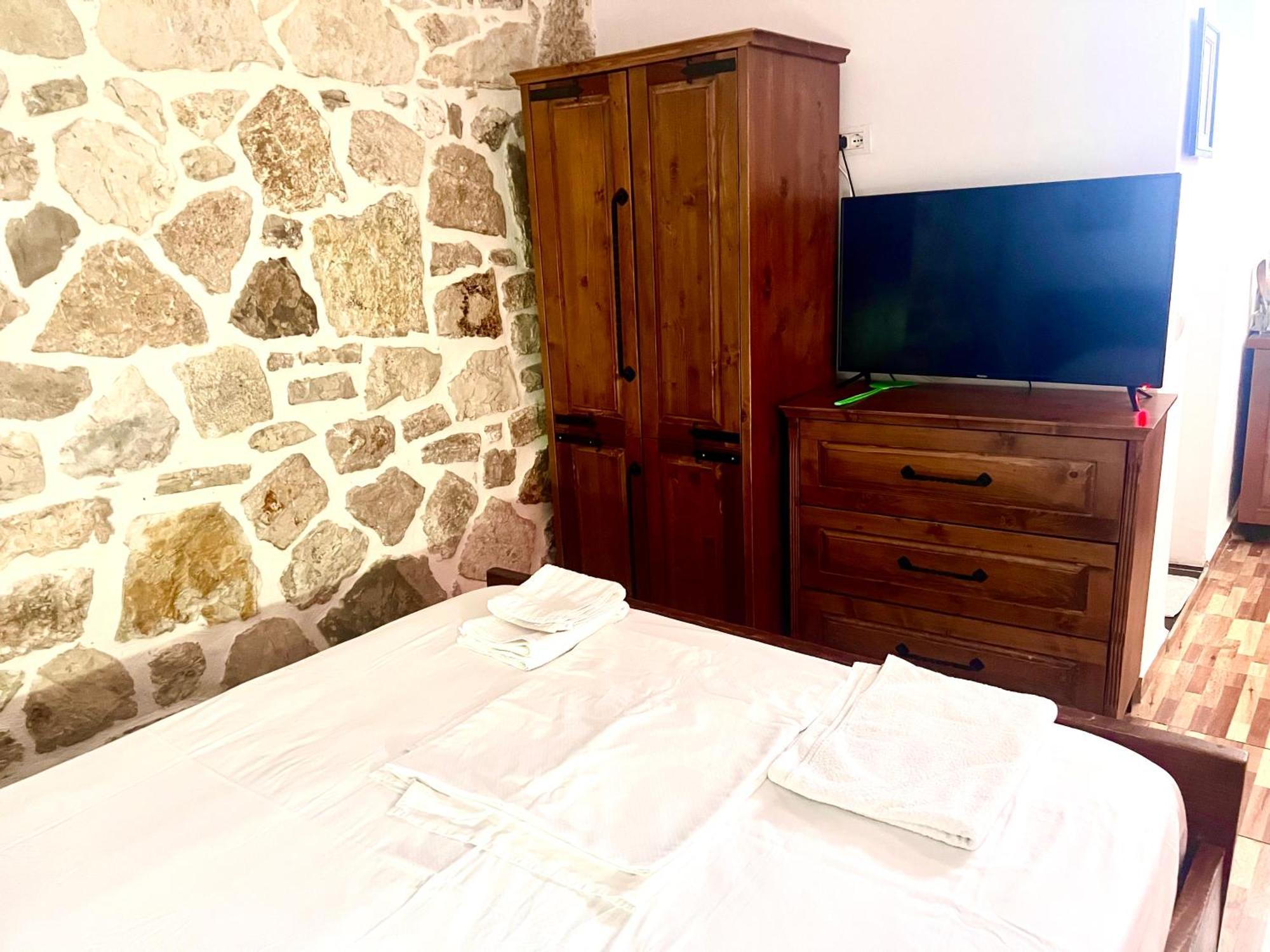 Jardin Miraculeux Hotell Himare Eksteriør bilde